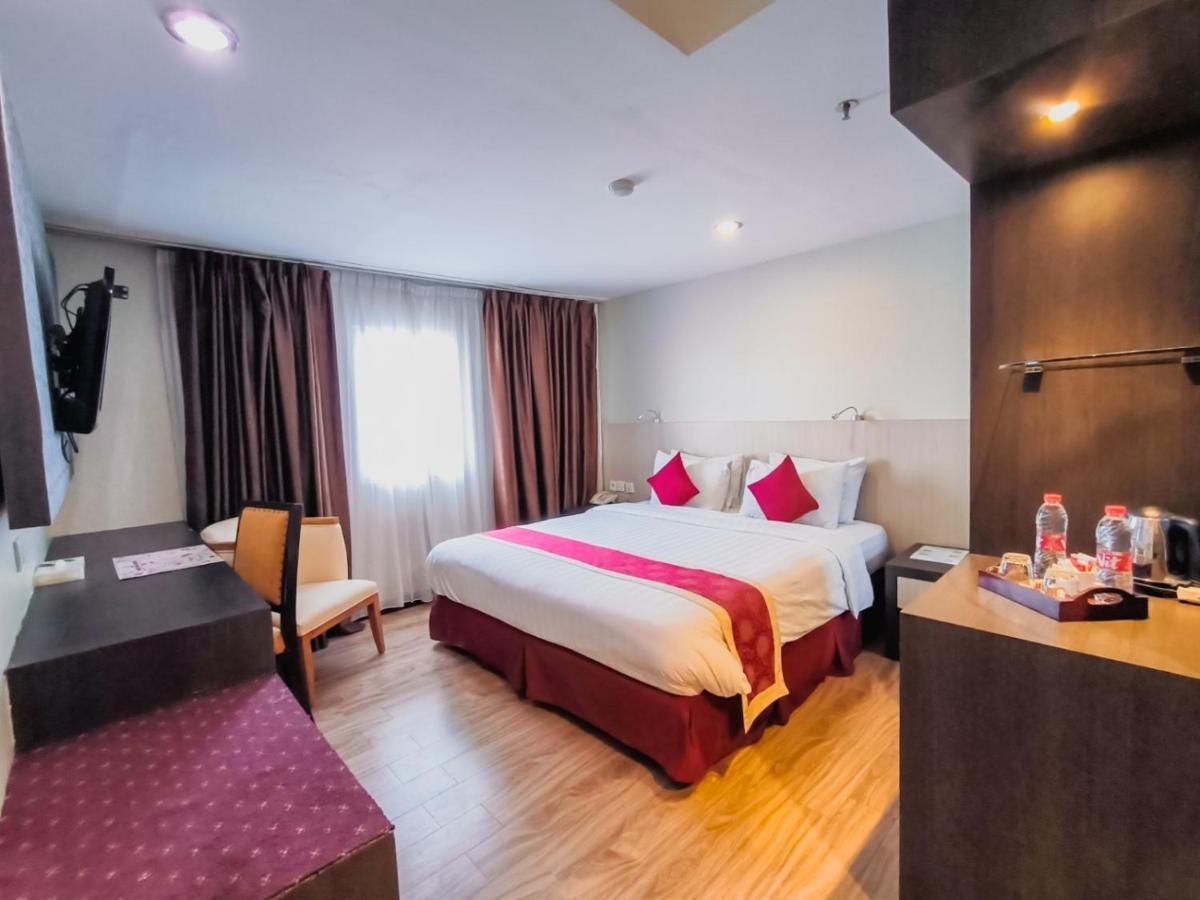 Hermes Palace Hotel Medan Eksteriør bilde