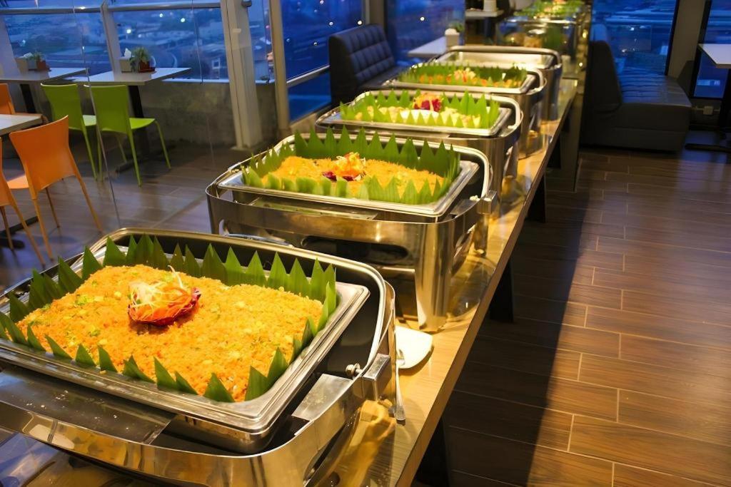 Hermes Palace Hotel Medan Eksteriør bilde
