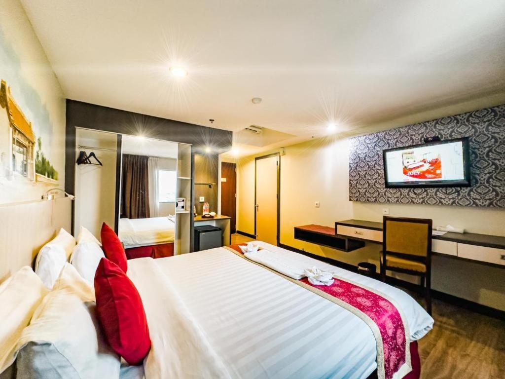 Hermes Palace Hotel Medan Eksteriør bilde