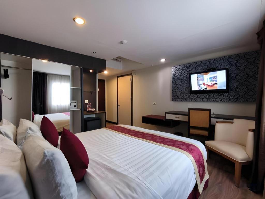 Hermes Palace Hotel Medan Eksteriør bilde