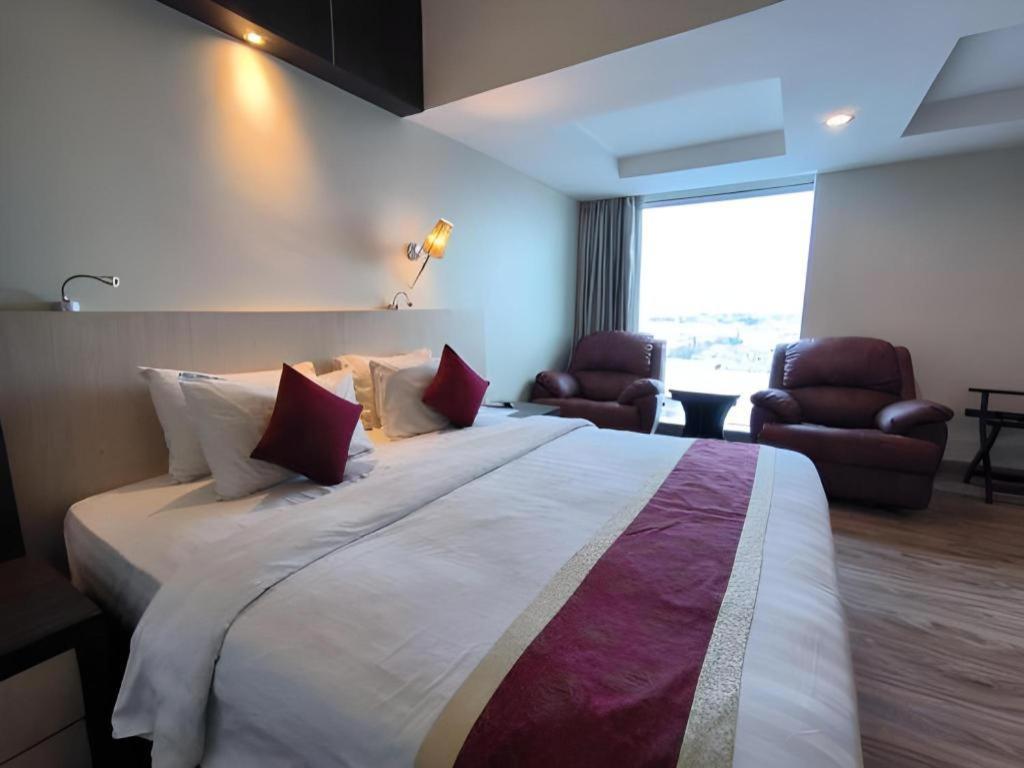 Hermes Palace Hotel Medan Eksteriør bilde