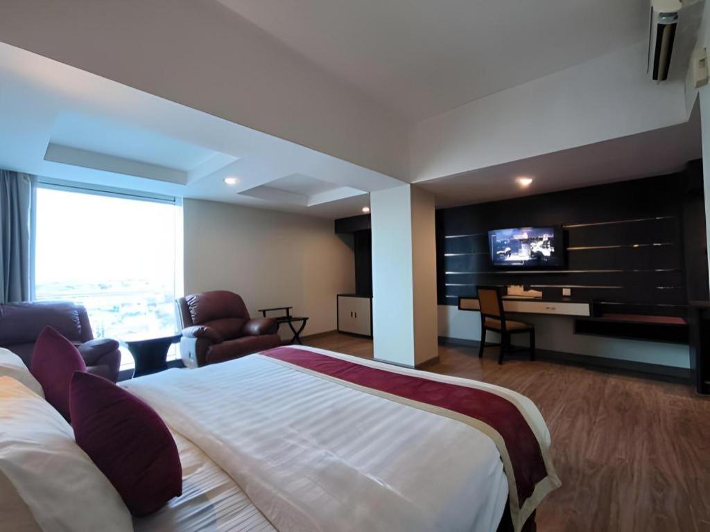 Hermes Palace Hotel Medan Eksteriør bilde
