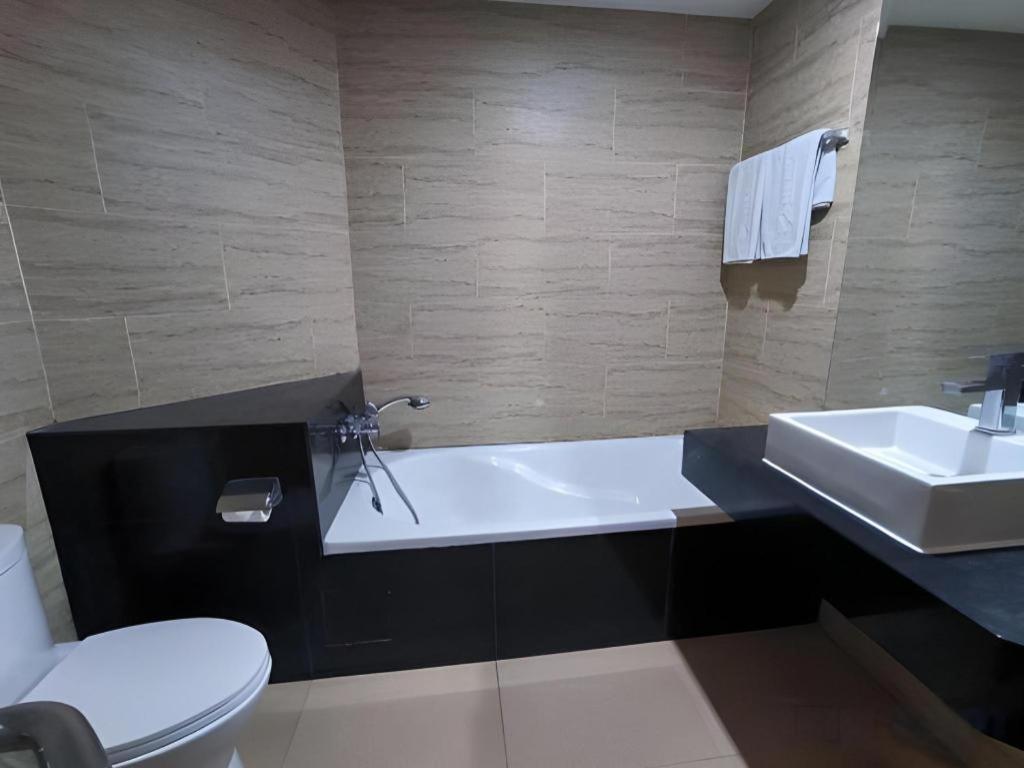 Hermes Palace Hotel Medan Eksteriør bilde