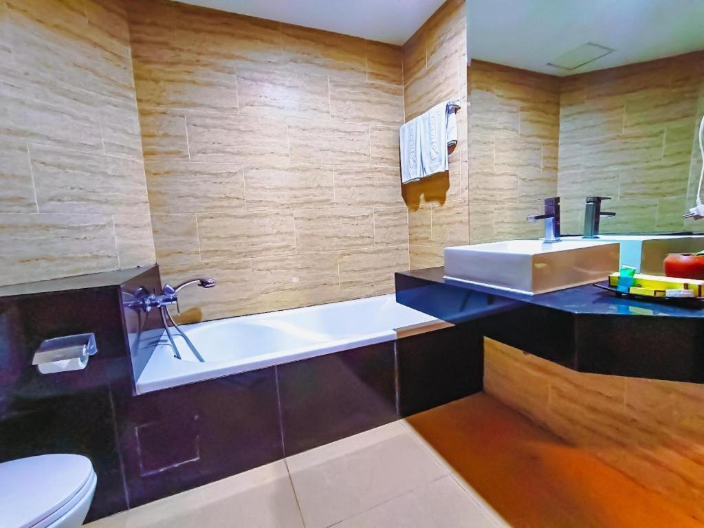 Hermes Palace Hotel Medan Eksteriør bilde